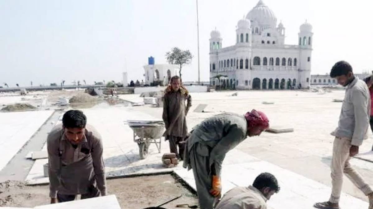 करतारपुर कॉरिडोर के लिए चल रहा काम (AP)