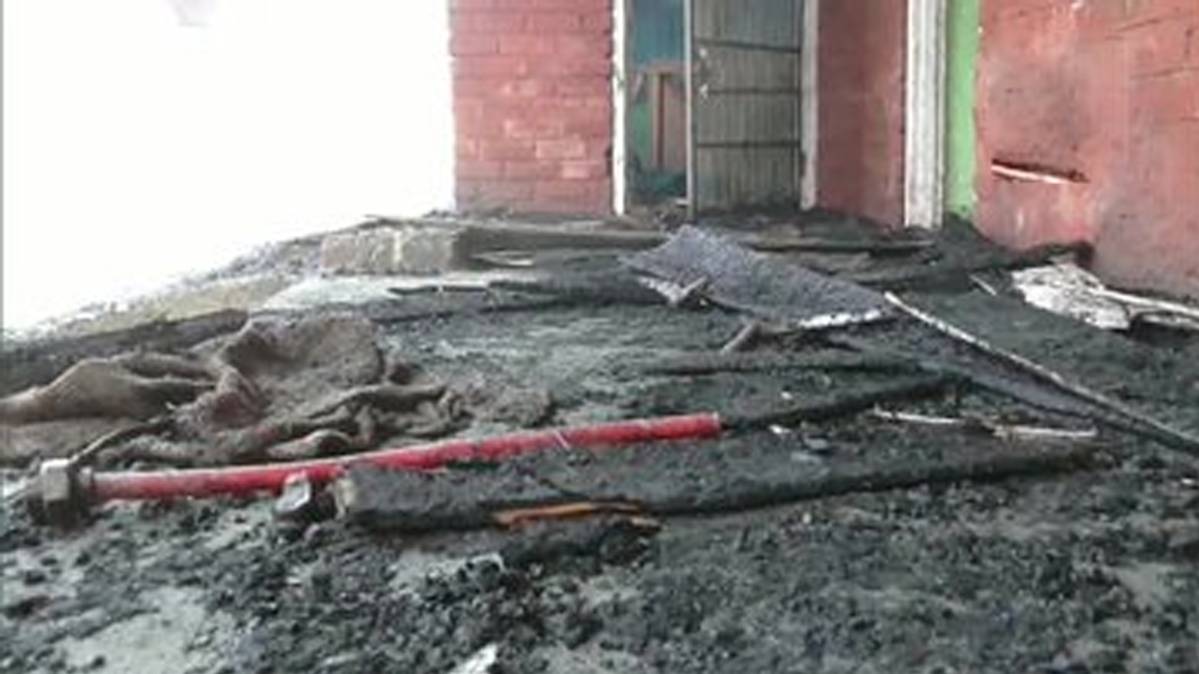 कश्‍मीर के दो स्कूलों में आग(फोटो-ANI)