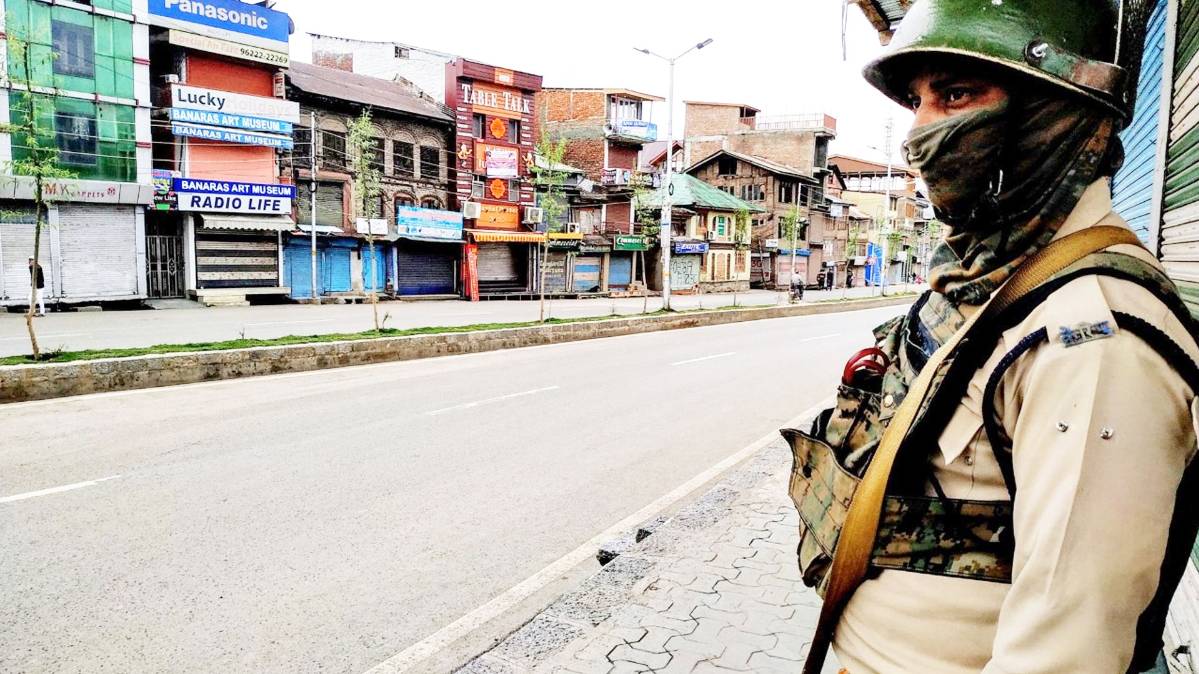 कश्‍मीर में तैनात जवान (फाइल फोटो-RoufAhmad Roshangar)