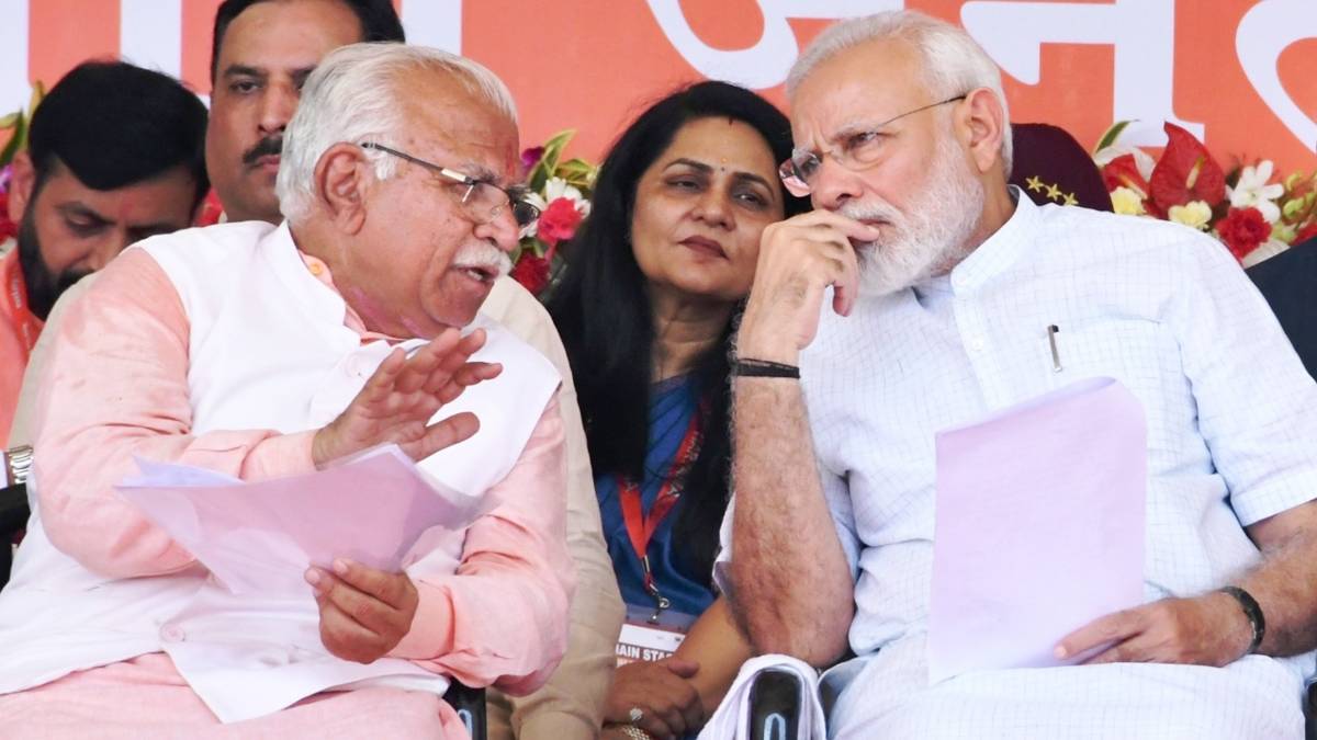 PM मोदी के साथ CM खट्टर (फाइल फोटो-IANS)