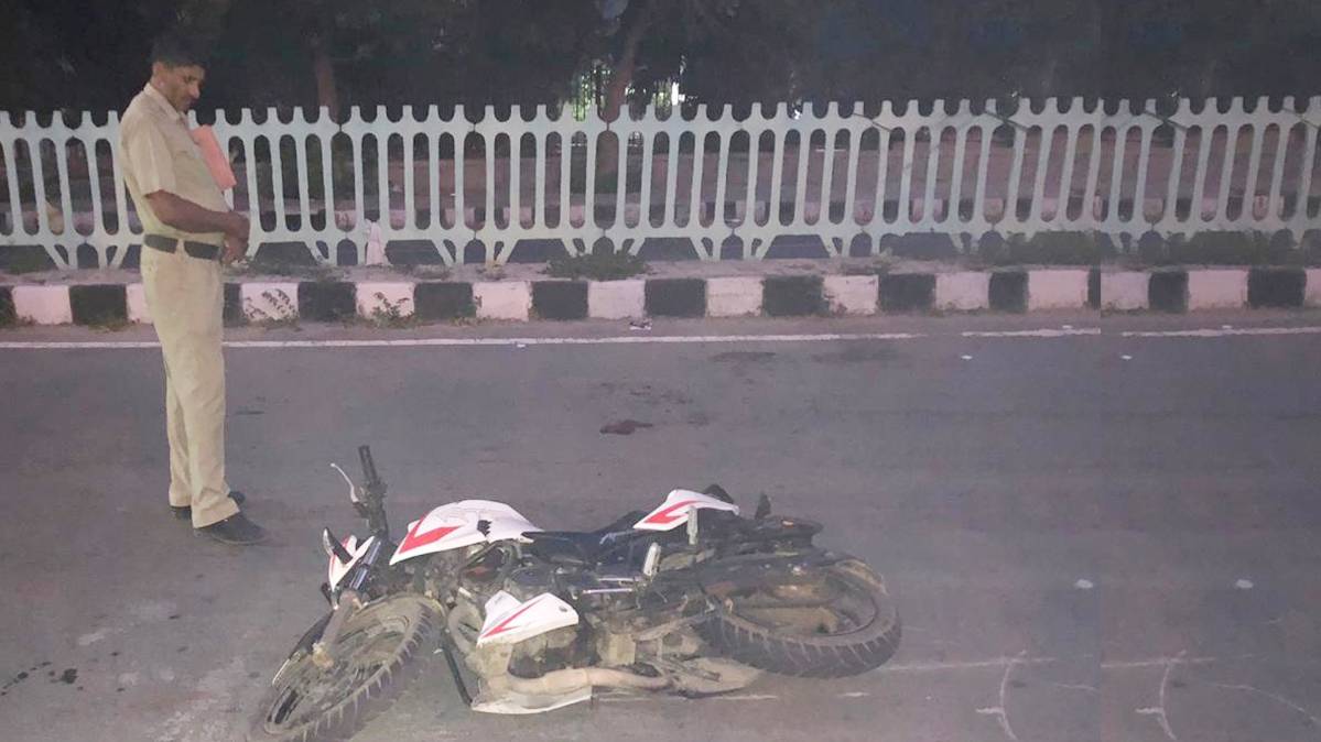 पुलिस ने जप्त कीबदमाशों की बाइक