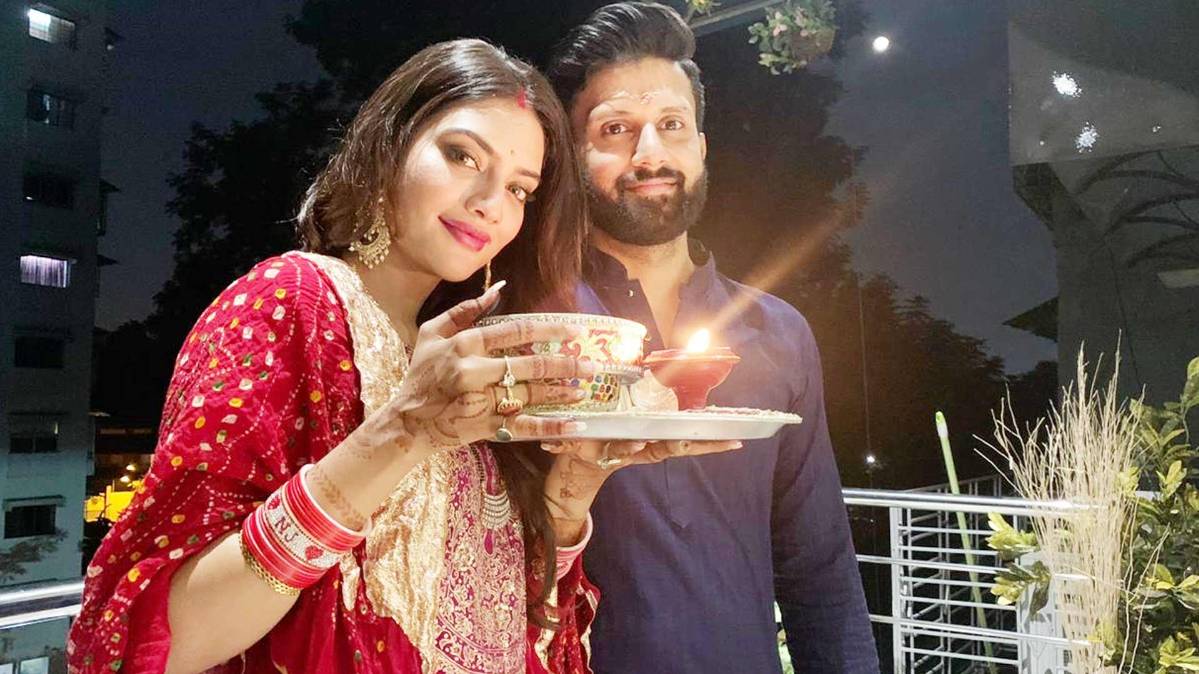 नुसरत जहां और निखिल जैन ने अपना पहला करवा चौथ मनाया