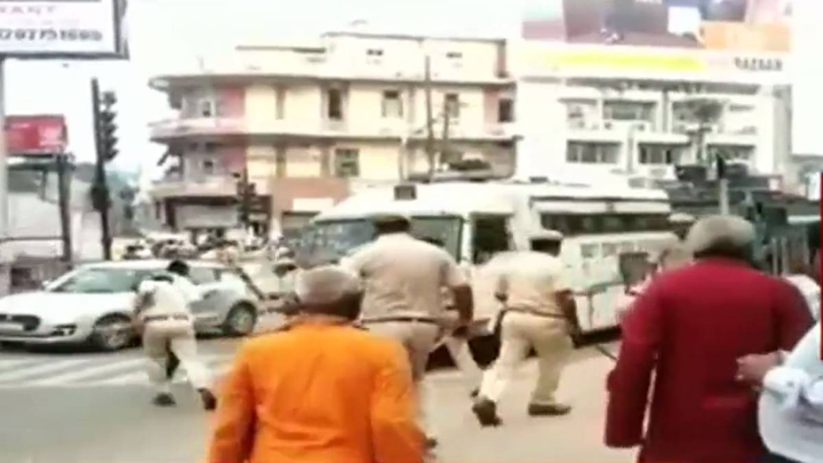 पटना में हंगामा