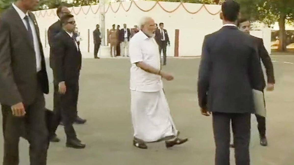 महाबलीपुरम में धोती में पीएम मोदी