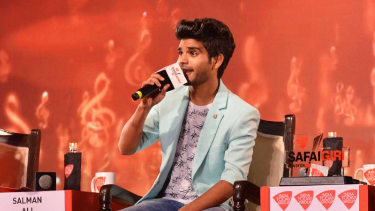 सिंगर सलमान अली ने गाया गाना