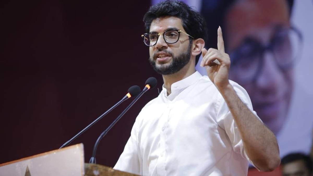 29 साल के आदित्य ठाकरे (फोटो- @ShivSena)