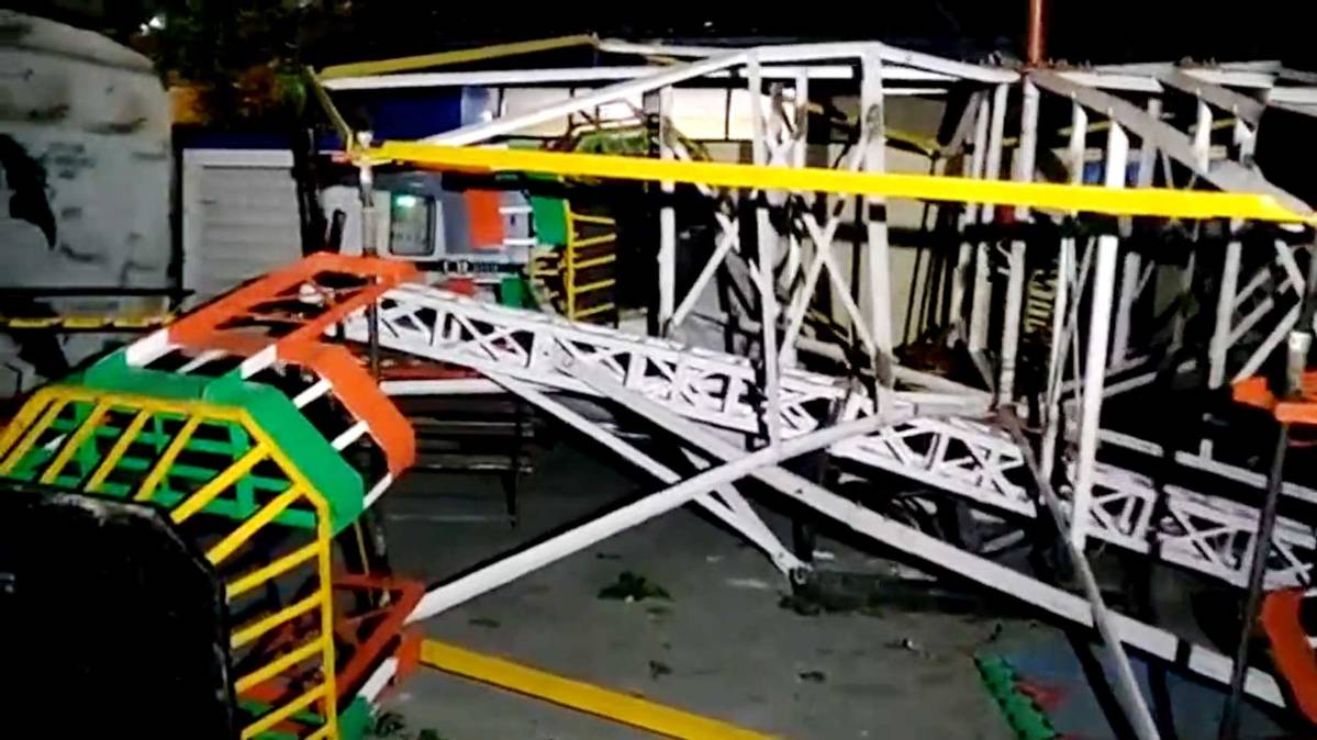 मेले में टूटा झूला