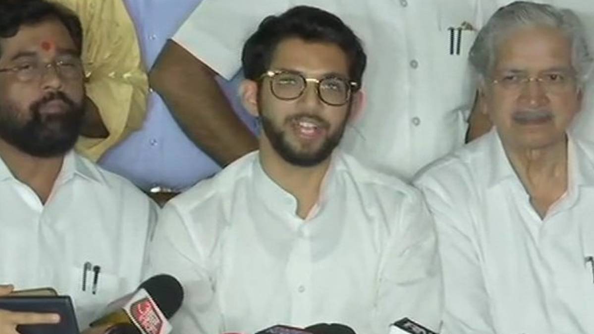 आदित्य ठाकरे प्रेस से हुए मुखात‍िब(फोटो-ANI)