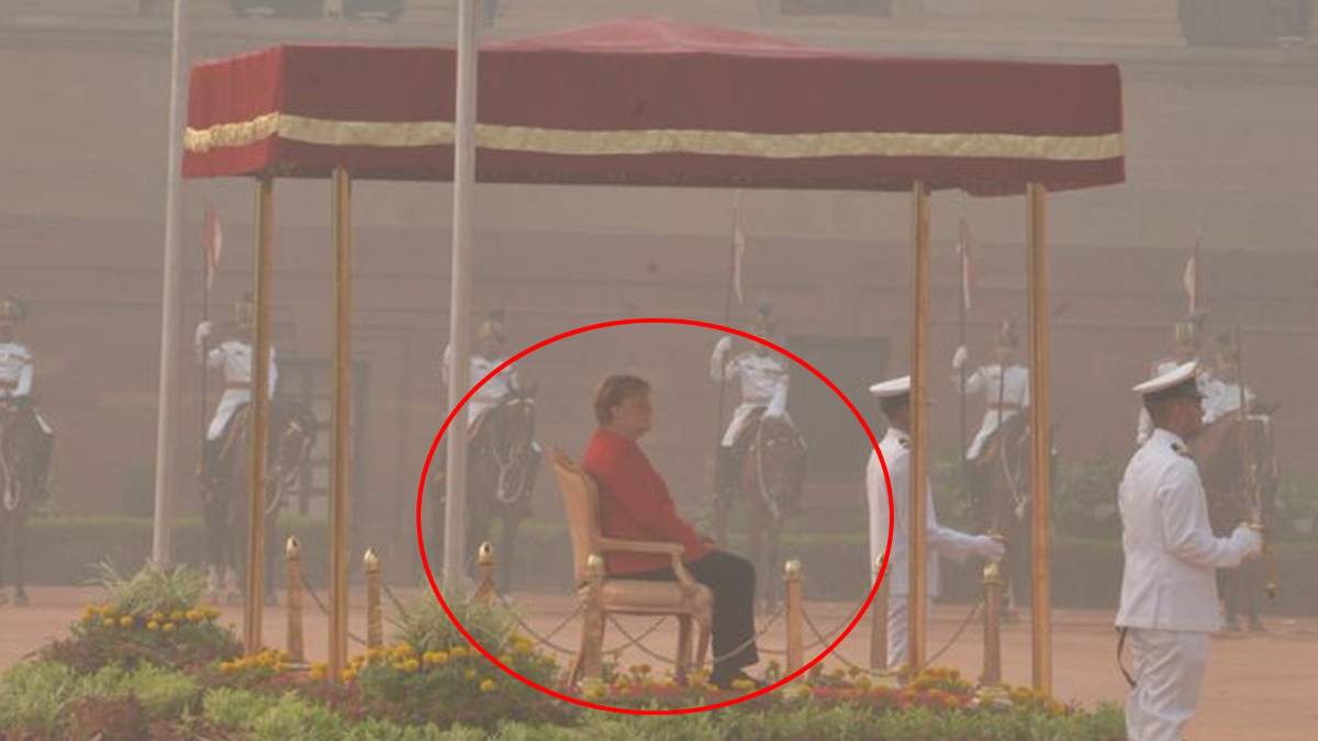 दोनों देशों को राष्‍ट्रगान बजा. लेकिन एंगेला मर्केल बैठी रही