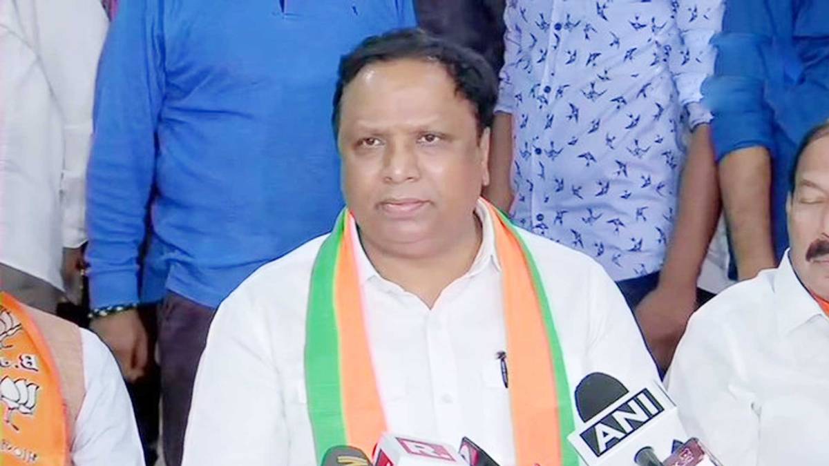 बीजेपी के विधायक आशीष शेल्लार ने की प्रेस कॉन्फ्रेंस (फोटो-ANI)