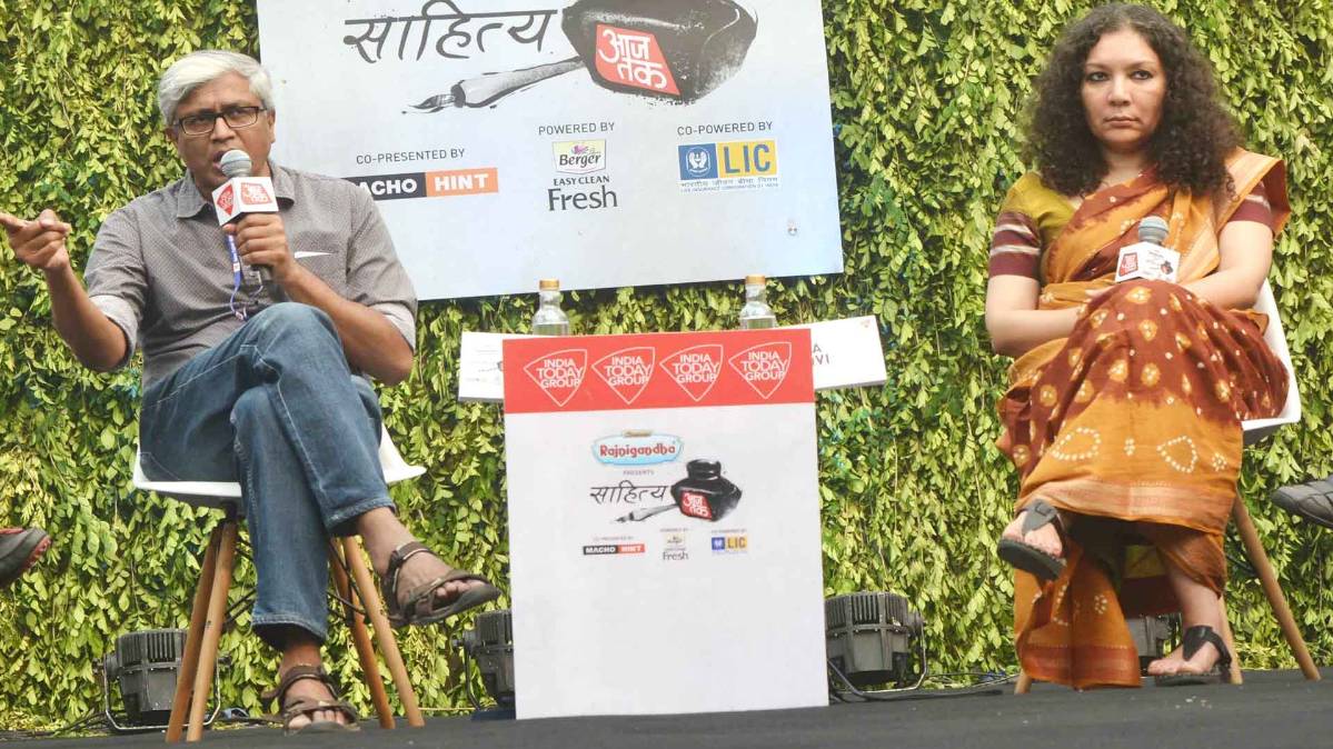 2019 साहित्य आजतक: आशुतोष और सबा नकवी