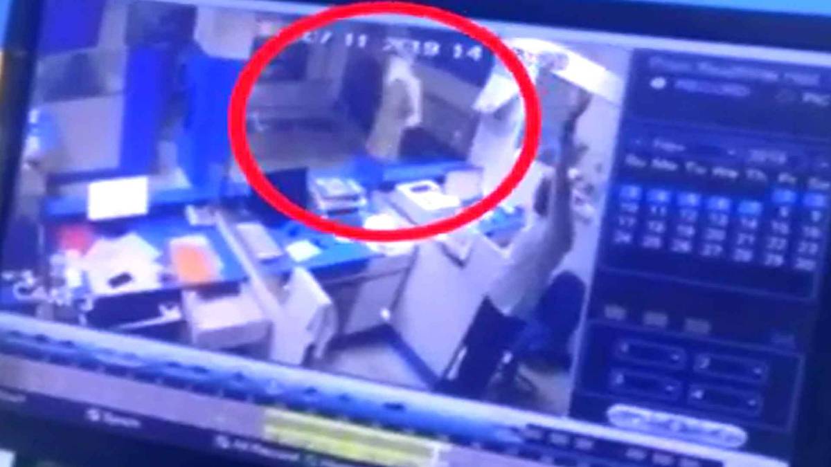 बैंक में लूट की वारदात