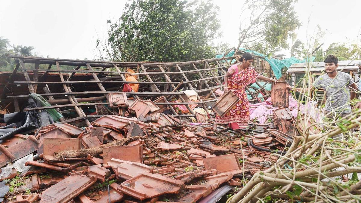 बुलबुल तूफान ने मचाई तबाही