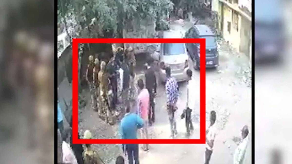 डीएम ने बिजनेसमैन को जड़ा थप्पड़