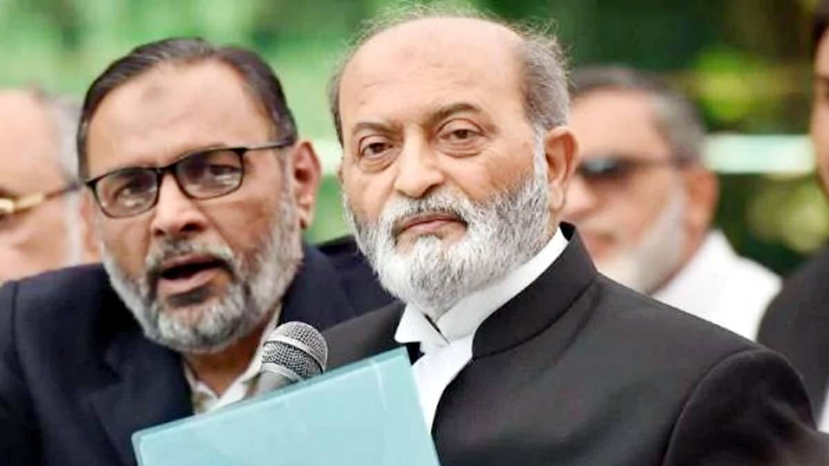 सुन्नी वक्फ बोर्ड के वकील