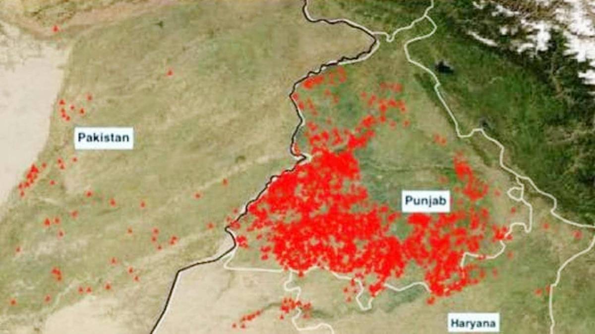 दिल्ली-एनसीआर में 2900 जगहों पर कूड़े के ढेर में आग (Photo- NASA )