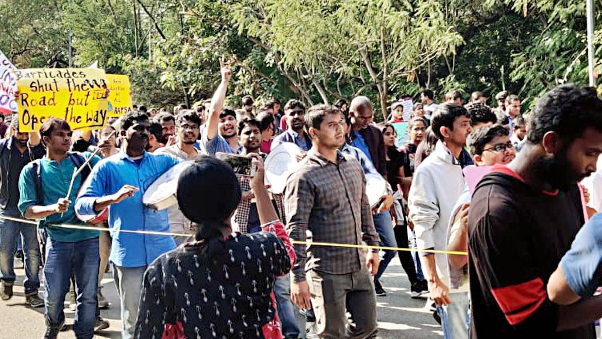 JNU छात्रों का प्रदर्शन (ANI)