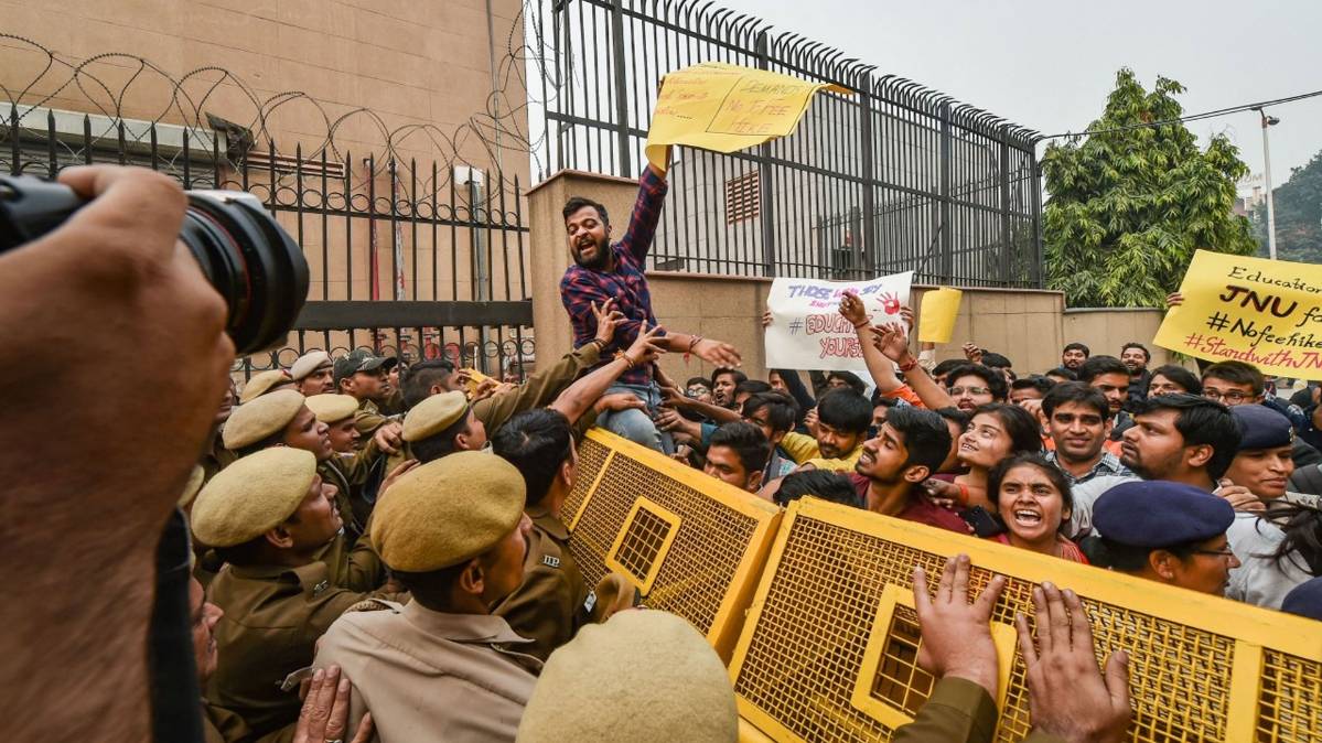 JNU के छात्रों का विरोद प्रदर्शन