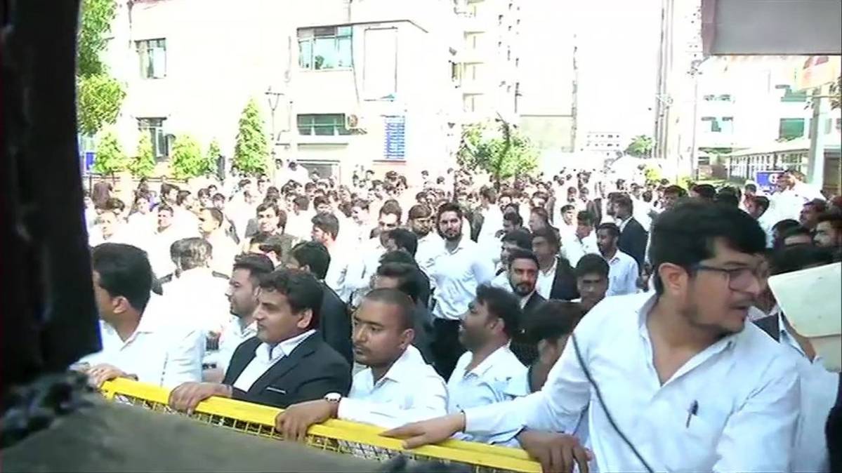 दिल्ली हाईकोर्ट में पुलिस-वकील विवाद की सुनवाई