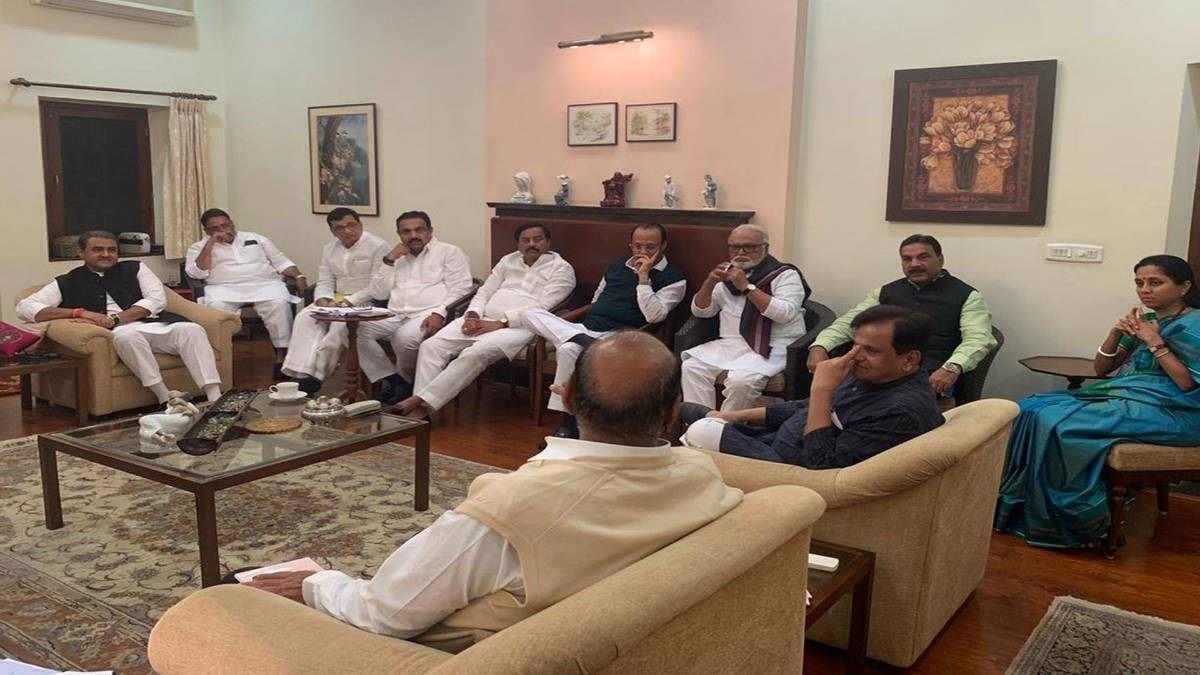 महाराष्ट्र में सरकार पर दिल्ली में बड़ी बैठक (फोटो-ANI)