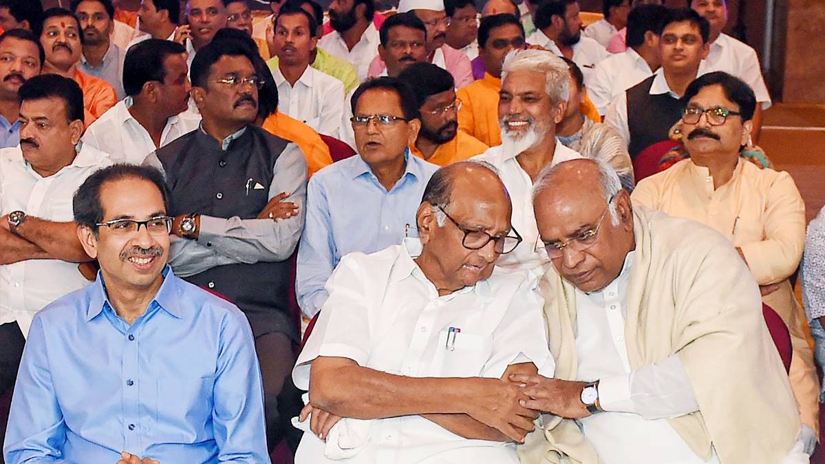 विधायकों की बैठक (PTI)