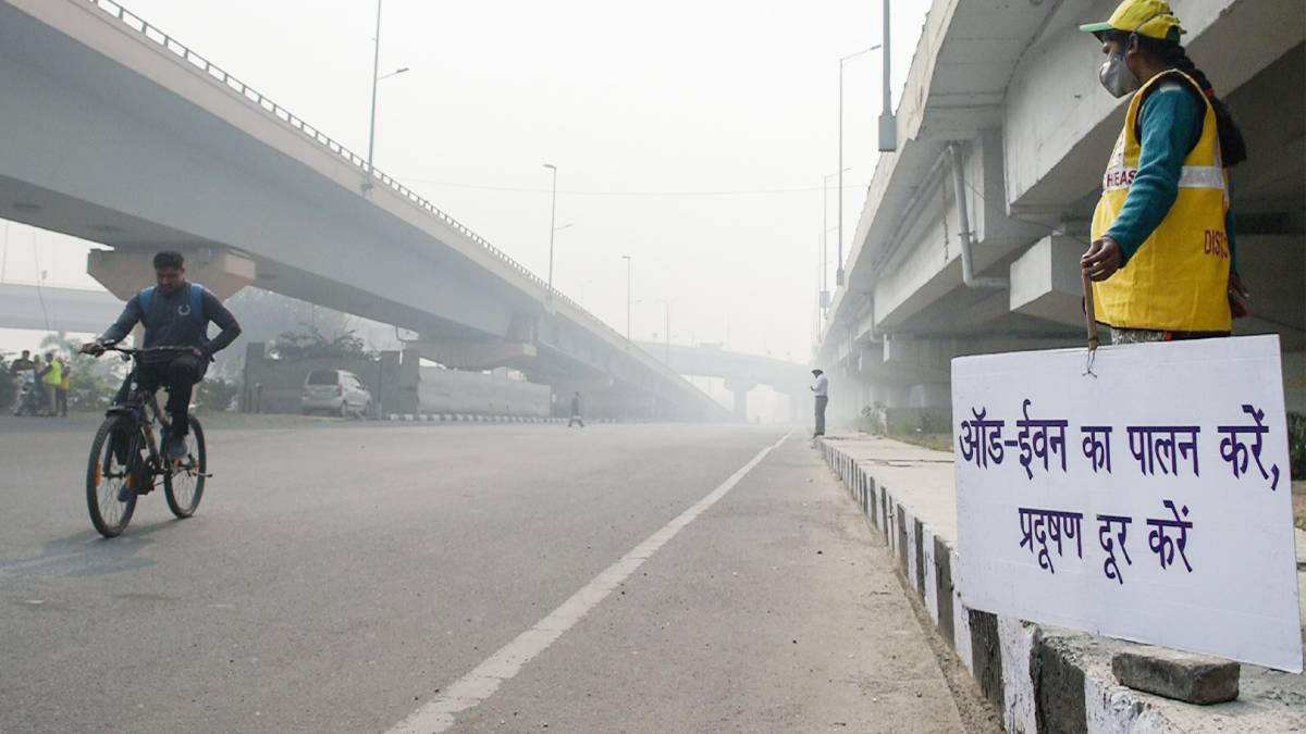 दिल्ली में प्रदूषण रोकने काम नहीं आया Odd-Even(फोटो- PTI)