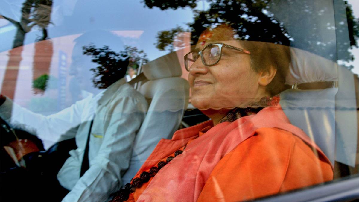 साध्वी प्रज्ञा ने मांगी माफी (फोटो-PTI)