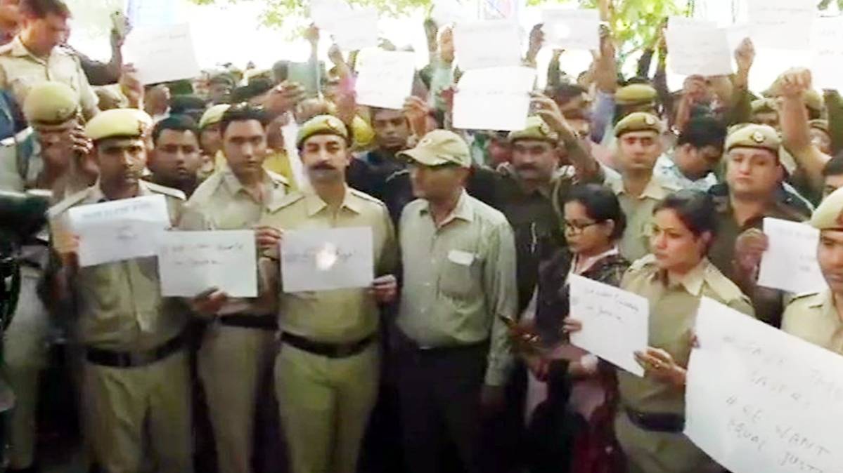 दिल्ली पुलिस का विरोध प्रदर्शन (ANI)