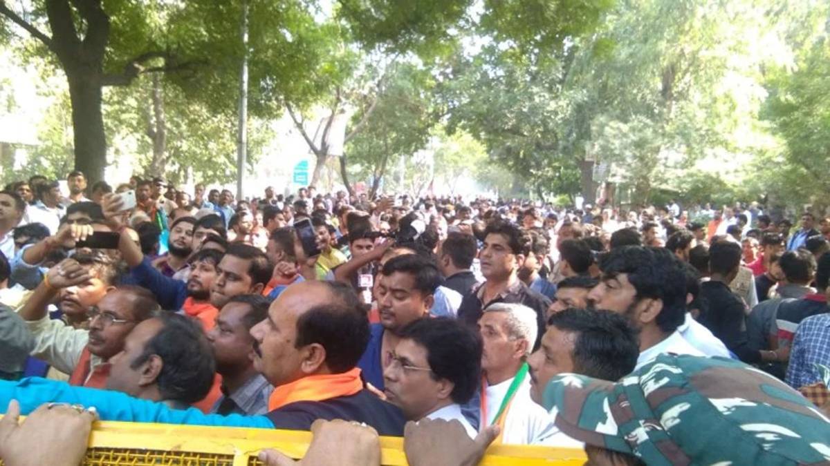 राहुल के खिलाफ विरोध प्रदर्शन