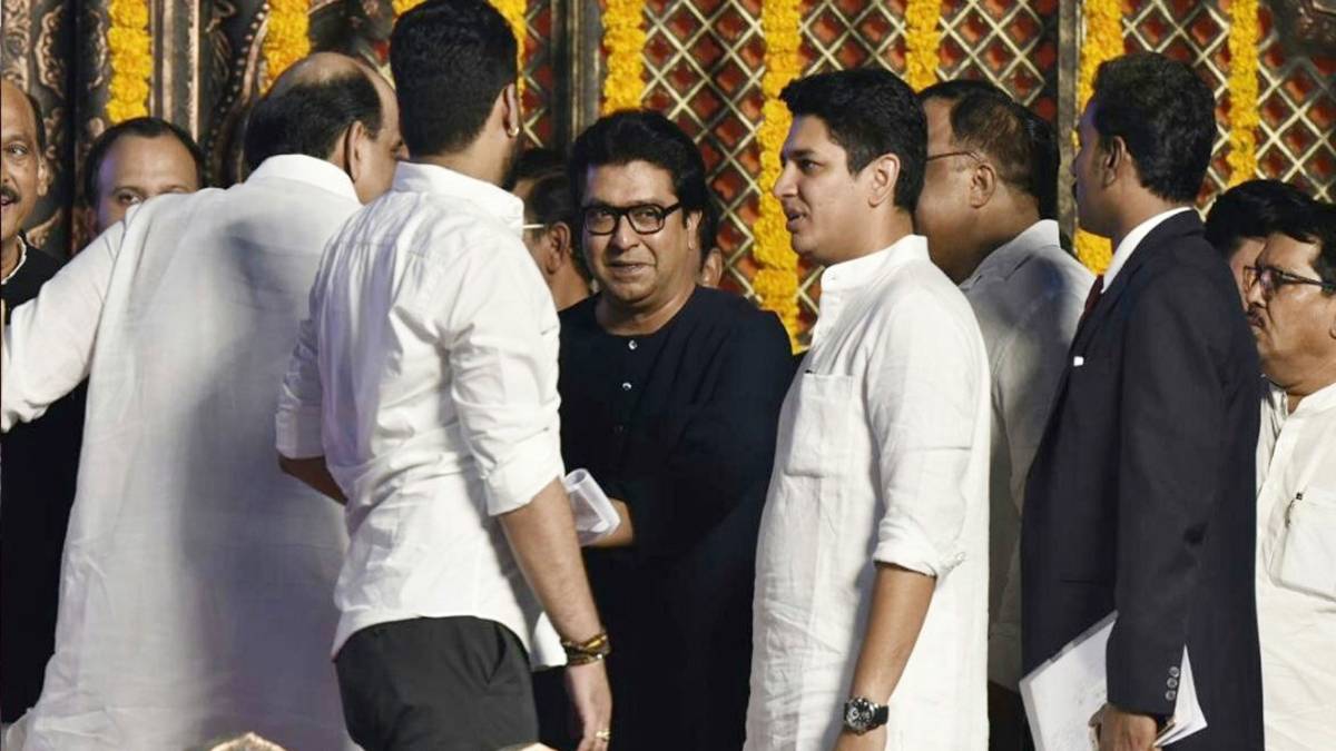 भाई का शपथ ग्रहण देखने पहुंचे राज ठाकरे