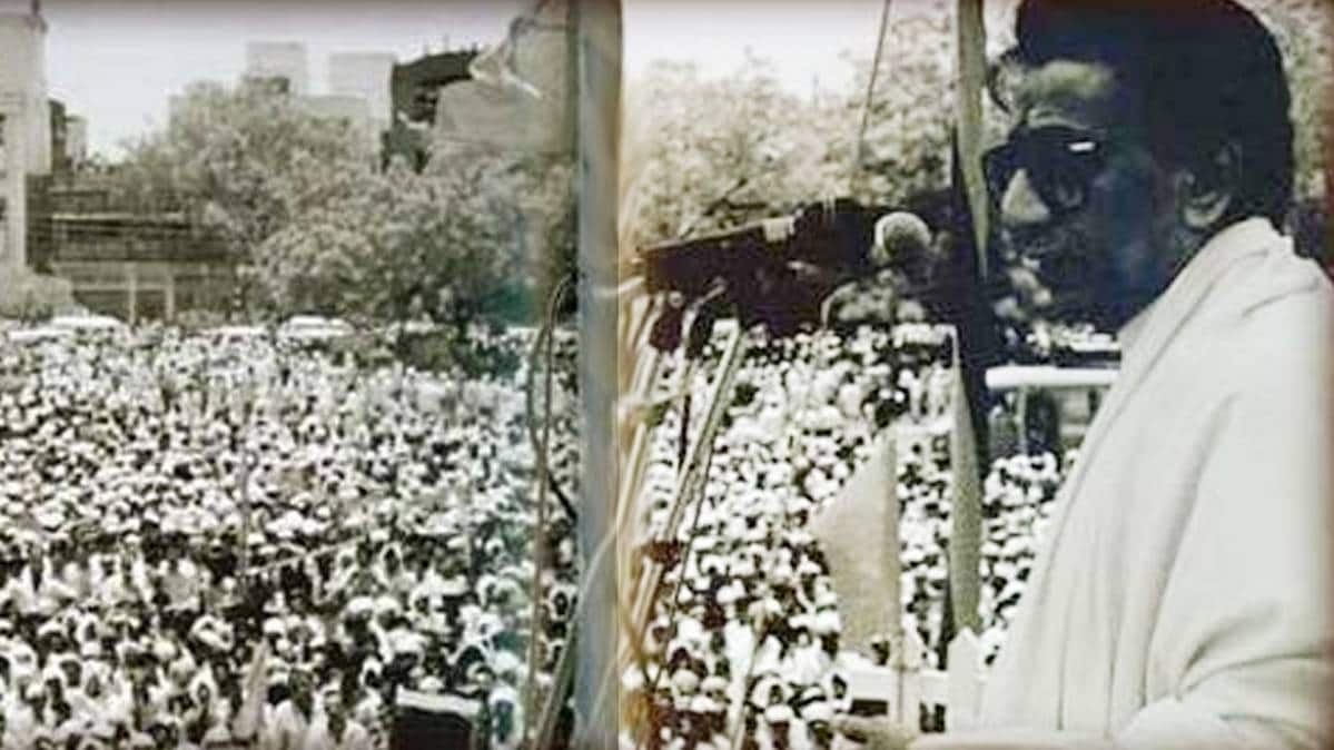 1966 में शिवाजी पार्क में बाल ठाकरे के नेतृत्व में शिवसेना की पहली रैली