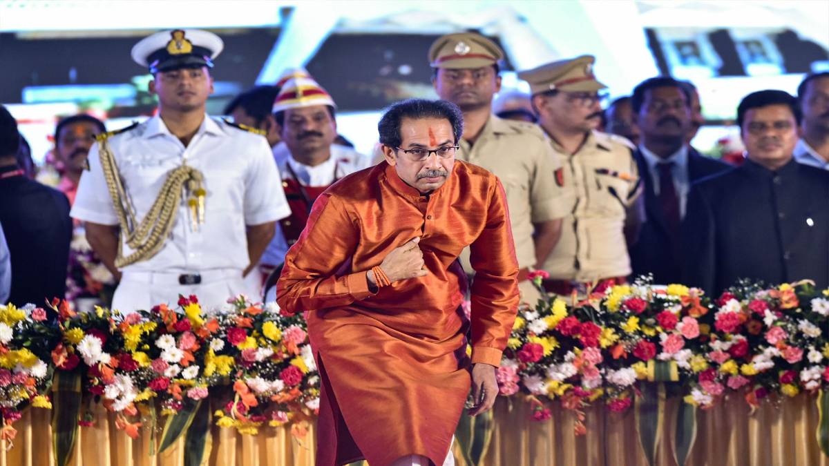 उद्धव ठाकरे ने जनता को किया नमन (फोटो-PTI)