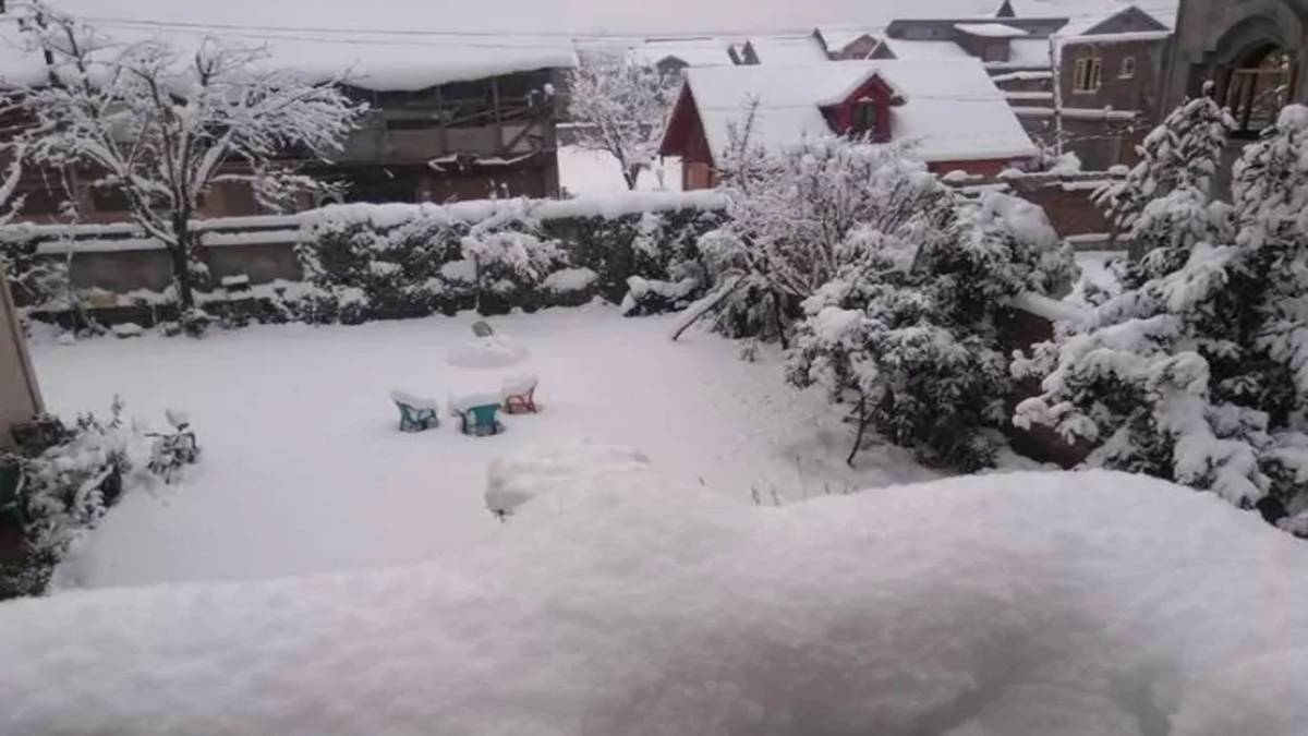 श्रीनगर में बर्फबारी