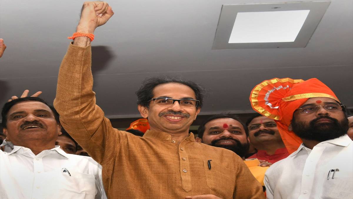 टेस्ट में पास हुए उद्धव (फोटो-PTI)