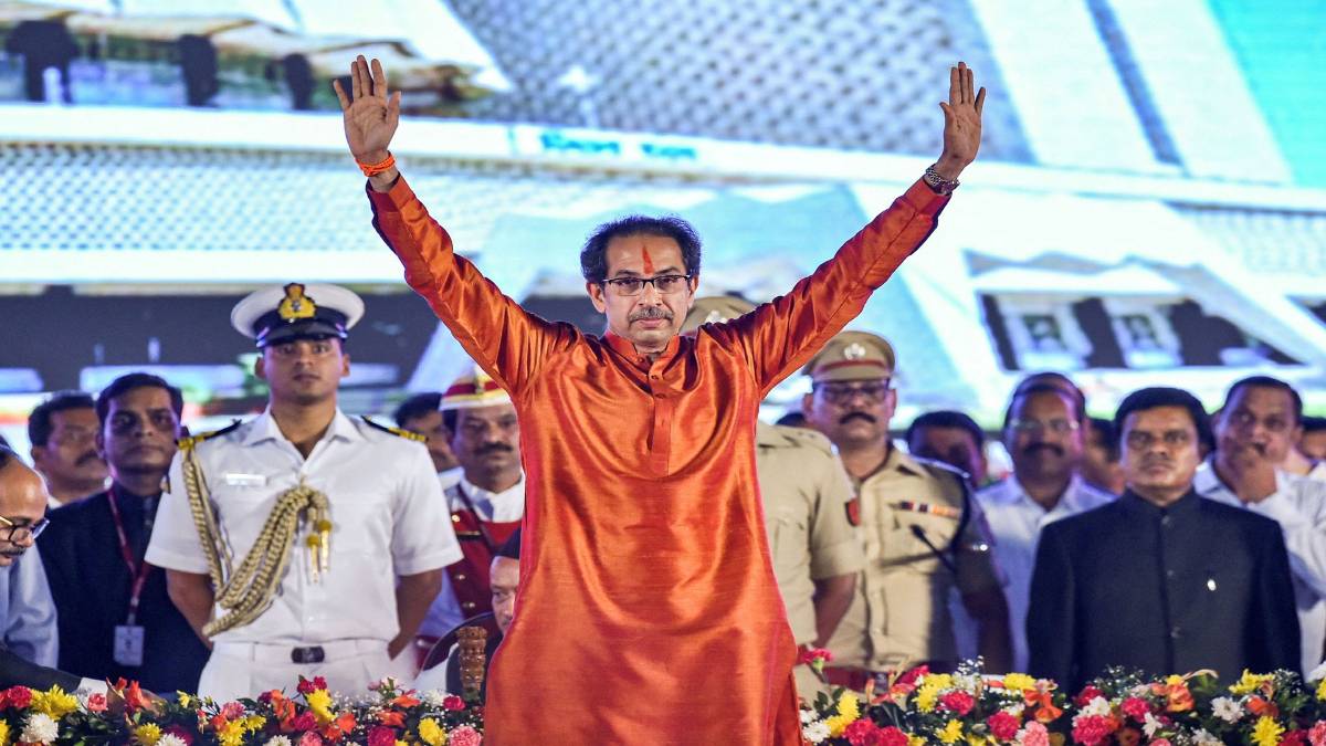 ठाकरे ने संभाला कामकाज (फोटो-PTI)