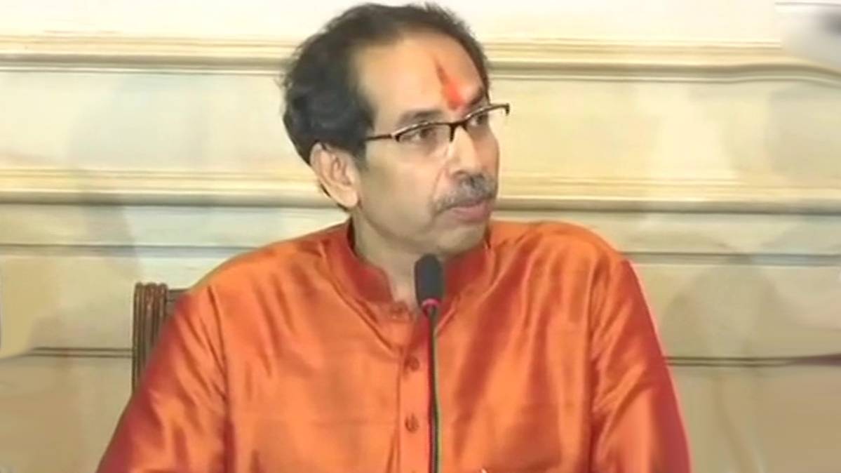 प्रेस कॉन्फ्रेंस के दौरान सीएम उद्धव ठाकरे (फोटो-ANI)