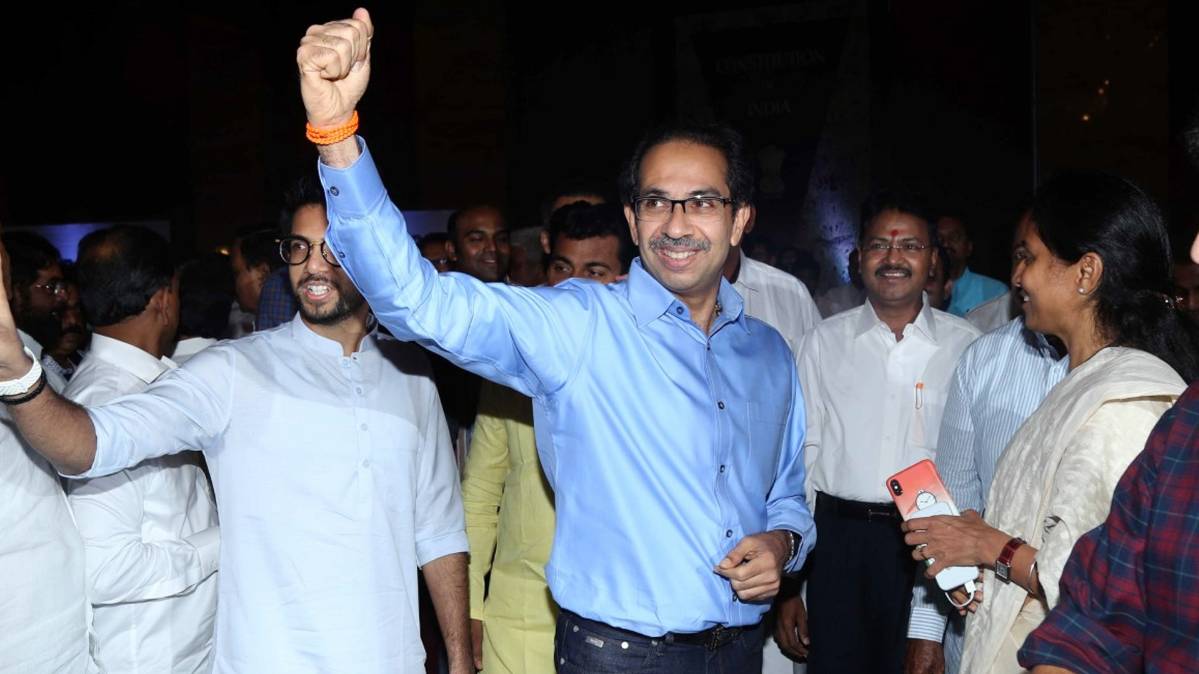 होटल हयात में उद्धव ठाकरे