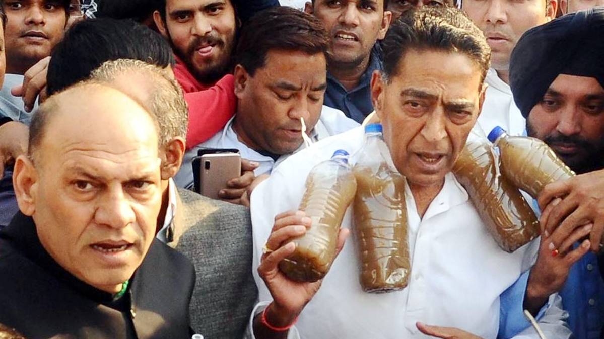 दिल्ली में पानी भी खराब