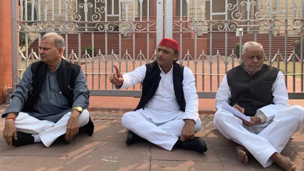 अखिलेश यादव