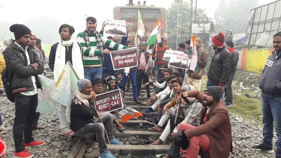 बिहार बंद के दौरान सुबह से ही आरजेडी का प्रदर्शन शुरू