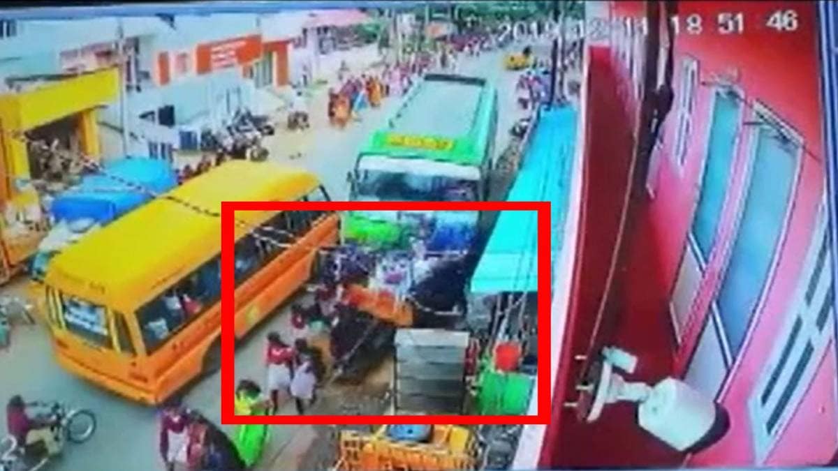 25 लोगों को बेकाबू बस ने रौंदा