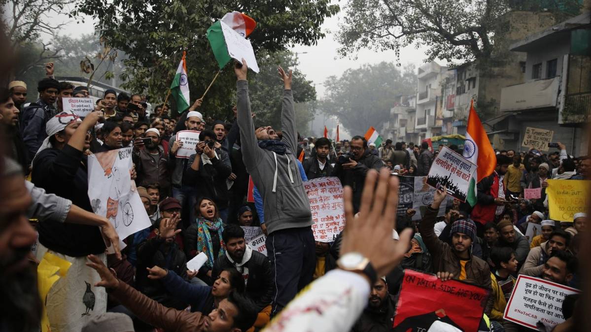 नागरिकता के मुद्दे को लेकर लोगों में आक्रोश