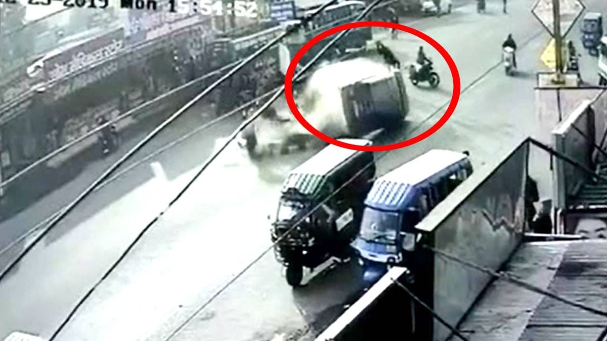 कार ने मारी युवक को टक्कर