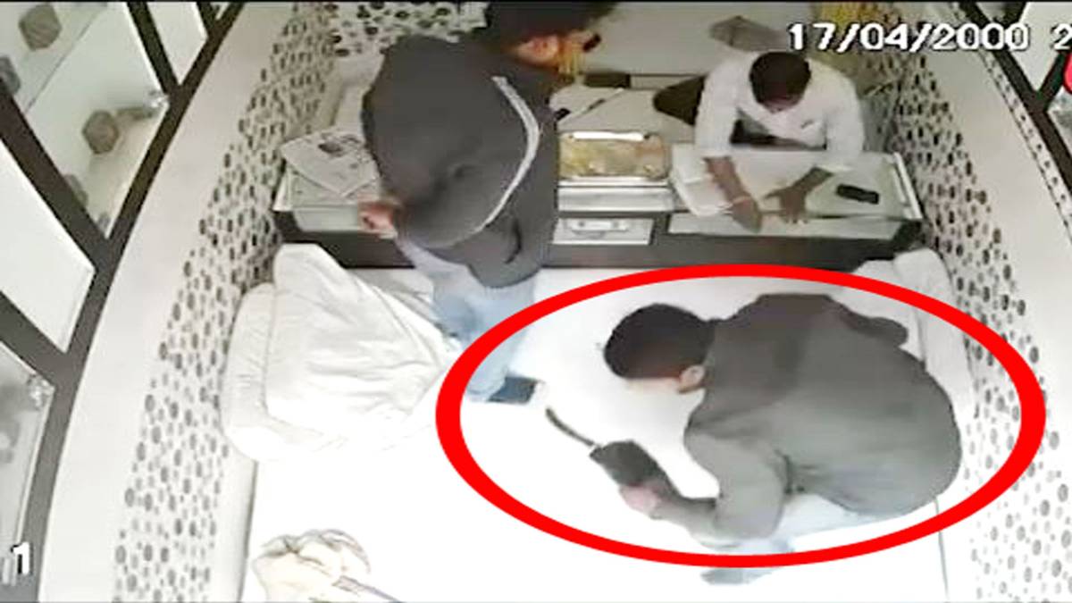 चोरों की पिटाई