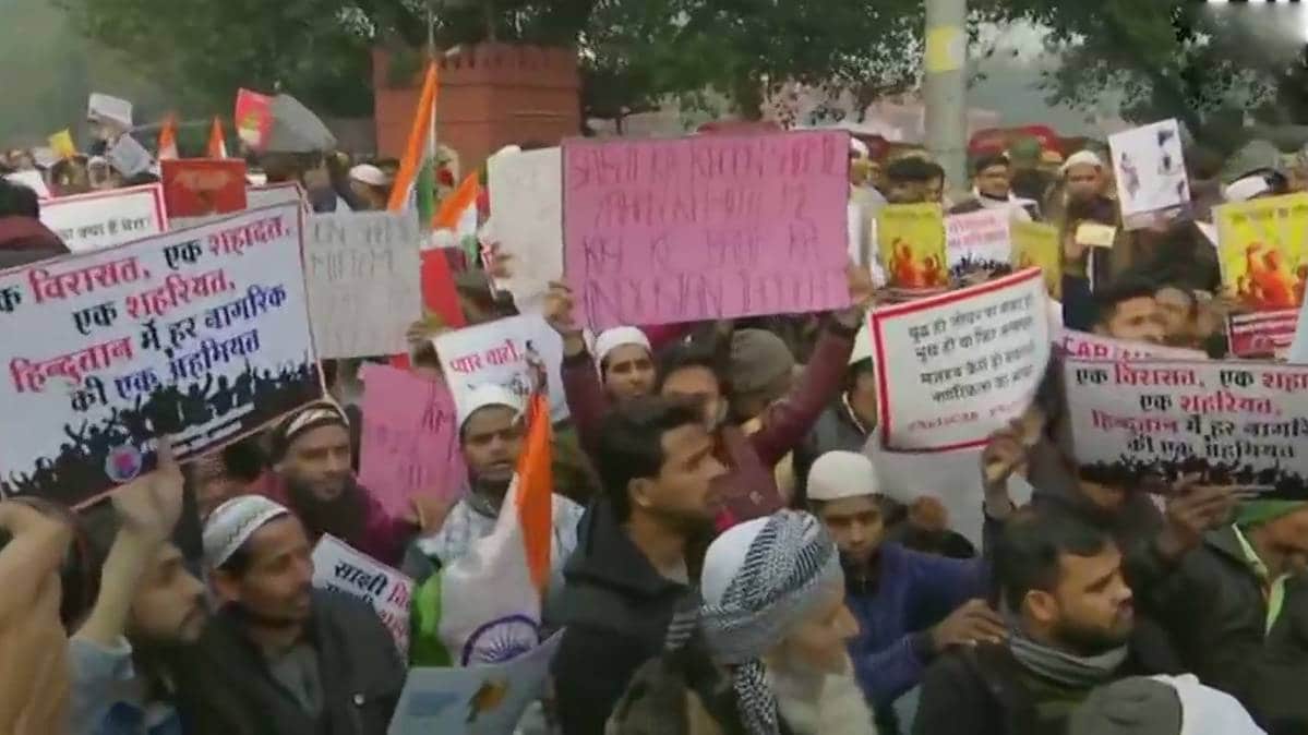 नागरिकता कानून के विरोध में प्रदर्शन(फोटो-ANI)