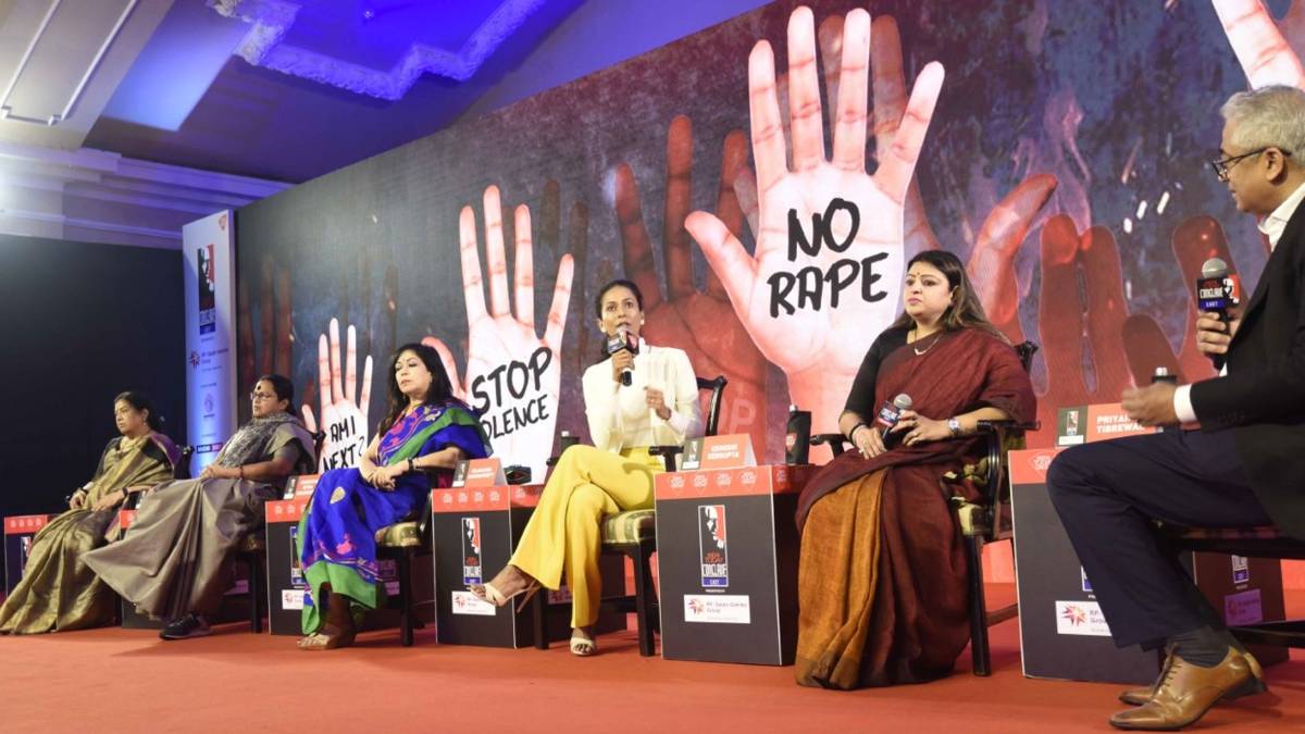 महिलाओं पर चर्चा (PHoto- Subir Halder)