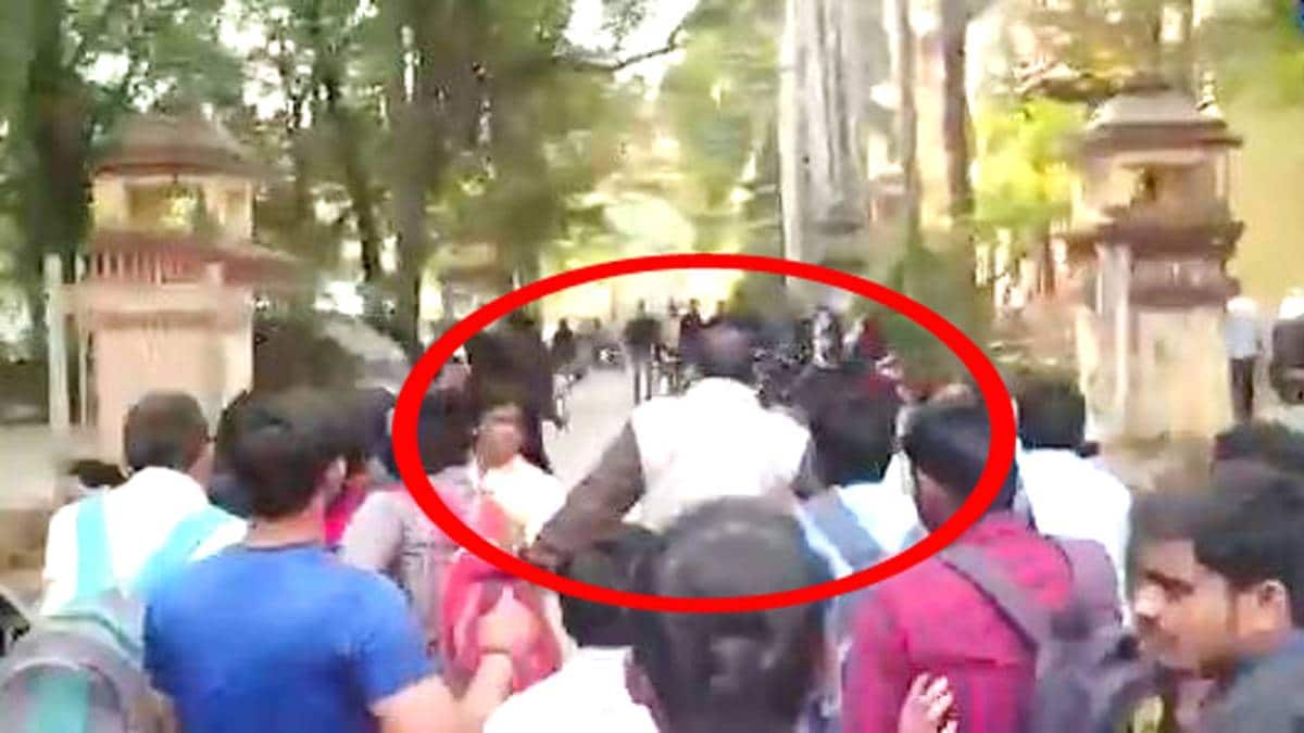 बीएचयू में दलित शिक्षक की पिटाई