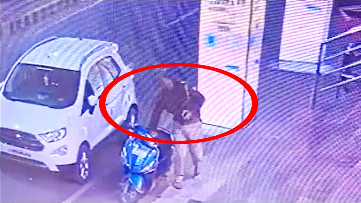 रिश्वत लेते हुए कैमरे में कैद हुआ दारोगा