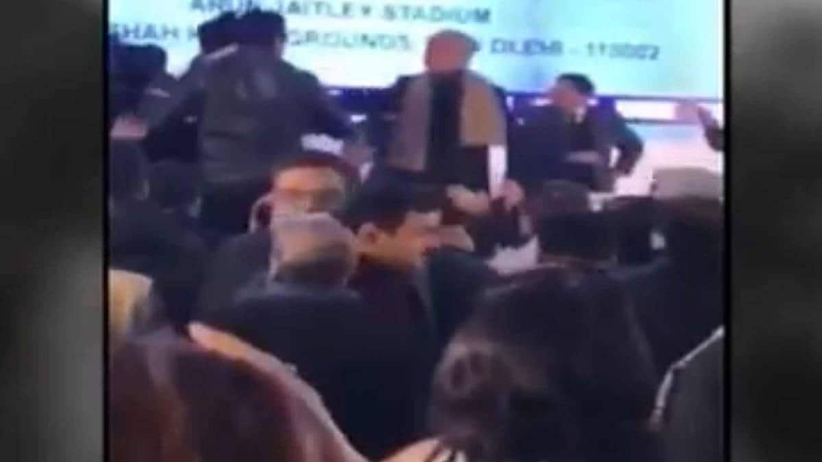 सुबह सुबह (टीवी ग्रैब)