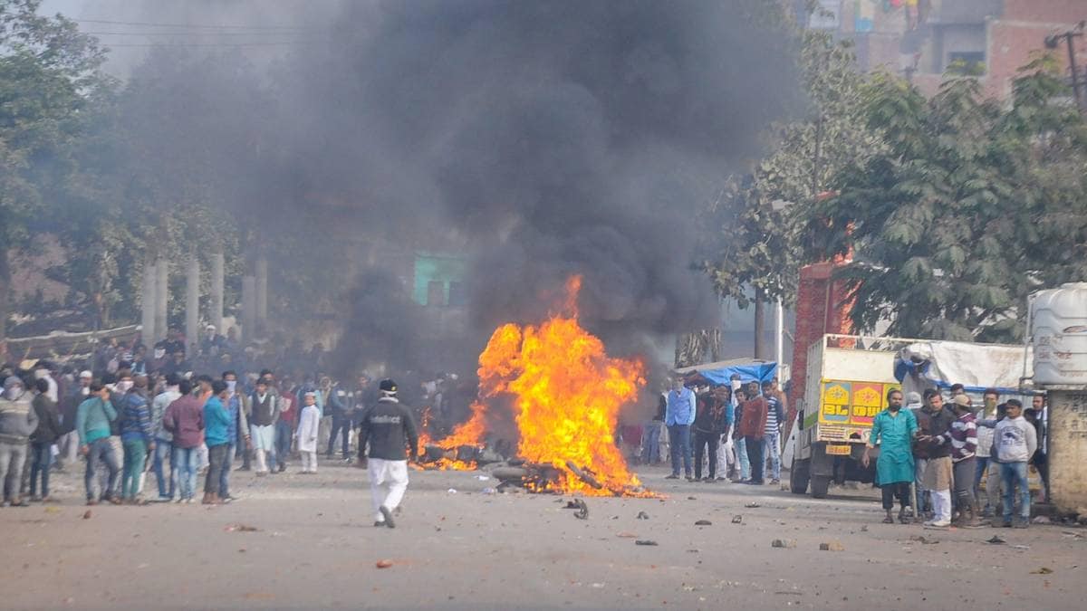 शहर-शहर CAA का विरोध (फोटो-PTI)